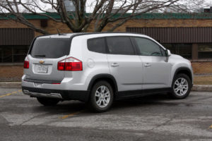 Chevrolet Orlando side view