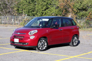 Fiat 500L side view