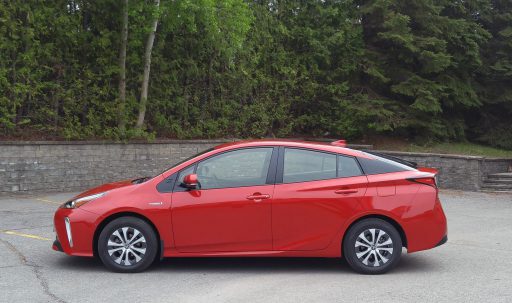 Review 2019 Toyota Prius AWD-e