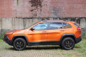 Jeep Cherokee side view