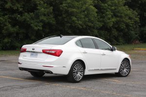 Kia Cadenza rear view