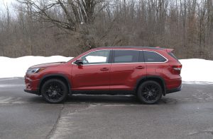 2019 Toyota Highlander Side