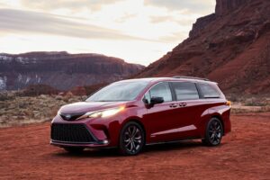 2021 Toyota Sienna Hybrid Minivan