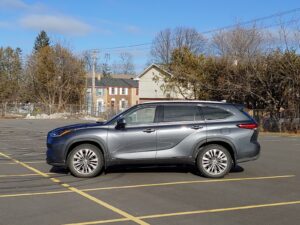 2021 Toyota Highlander Hybrid Side View Grey Exterior