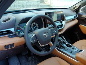 2021 Toyota Highlander Hybrid Drivers Seating Area