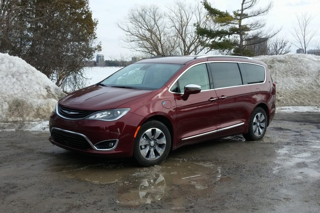 2017 Chrysler Pacifica Hybrid